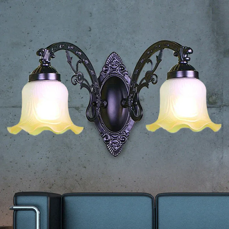 Florale Schlafzimmer-Wandbeleuchtung, Retro-Milchglas, 1/2 Lichter, schwarze Wandleuchte mit geschwungenem Metallarm