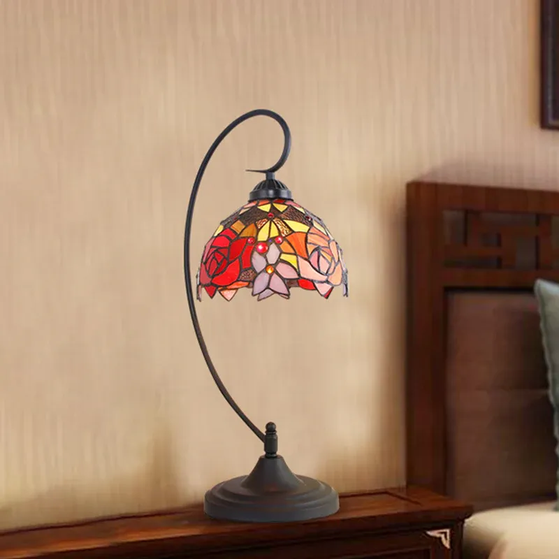 Gewölbte Nachttischbeleuchtung, 1 Kopf, handgeschliffenes Glas, mediterranes Blütenblattmuster, Tischlampe Schwarz für ...