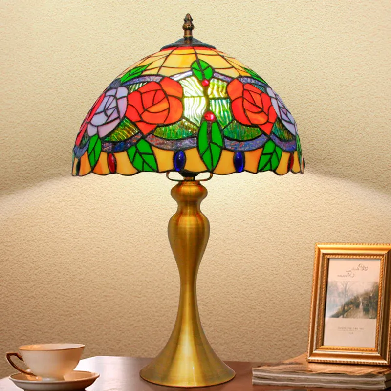 Goldene Nachttischlampe mit 1 Licht, mediterranes geschliffenes Glas, schalenförmige Schreibtischlampe mit Rosenmuster