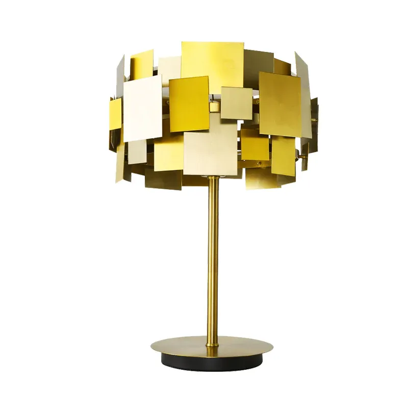 Postmoderne Tischleuchte mit rechteckigem Metallpaneel, 1 Glühbirne, Gold-Finish, Leselampe für Schlafzimmer