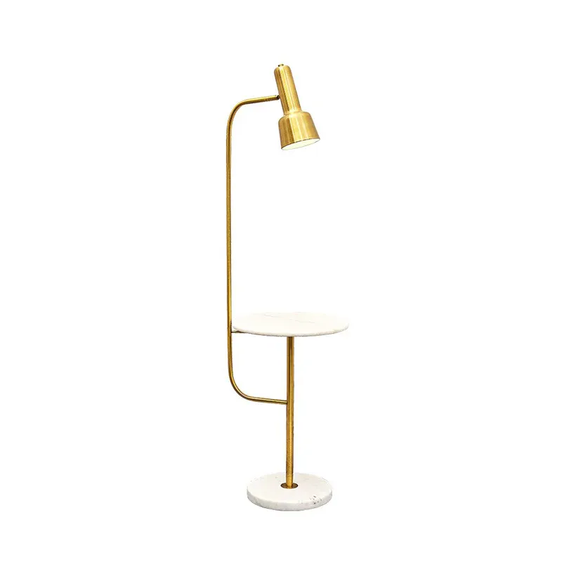 Röhrenboden-Schreibtischbeleuchtung mit Gold-Finish, moderne, einzelne metallische Stehlampe für das Wohnzimmer