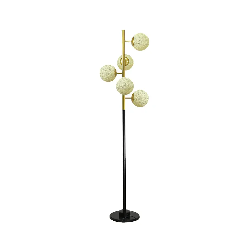 Schwarz-goldene Baum-Stehleuchte Simplicity, 5-flammige Metall-Stehlampe mit beige/milchweißem Glasschirm