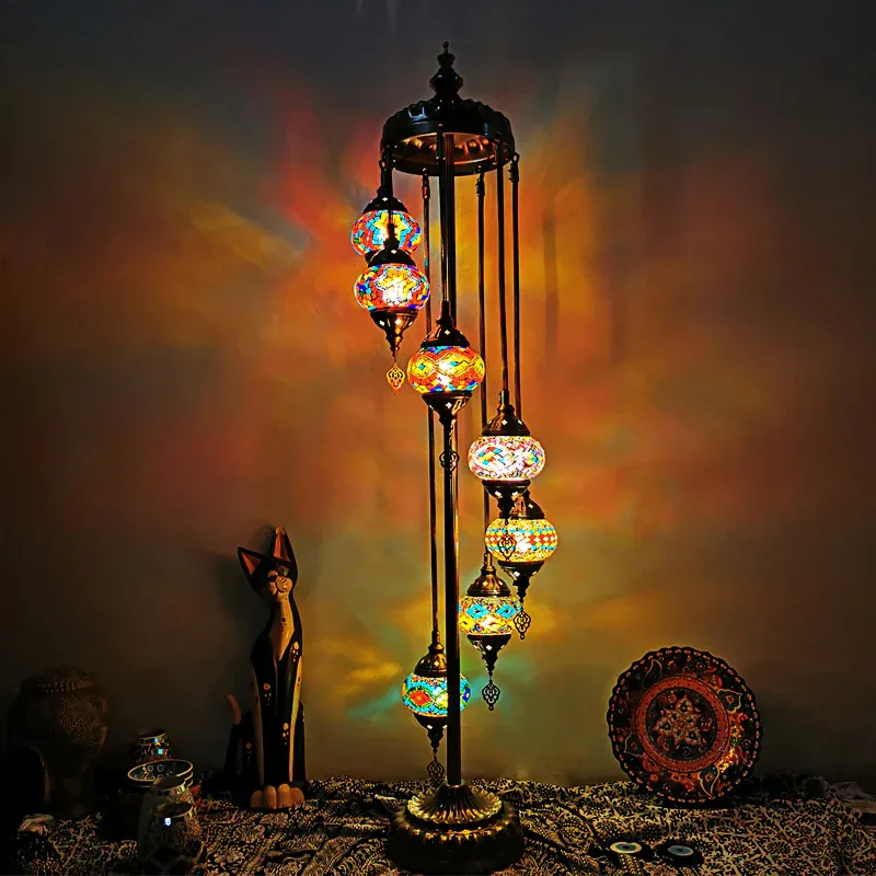 Spiralförmige mehrfarbige Buntglas-Stehlampe im Vintage-Stil, 7 Lichter, Wohnzimmer-Stehlampe Rot/Blau/Grün