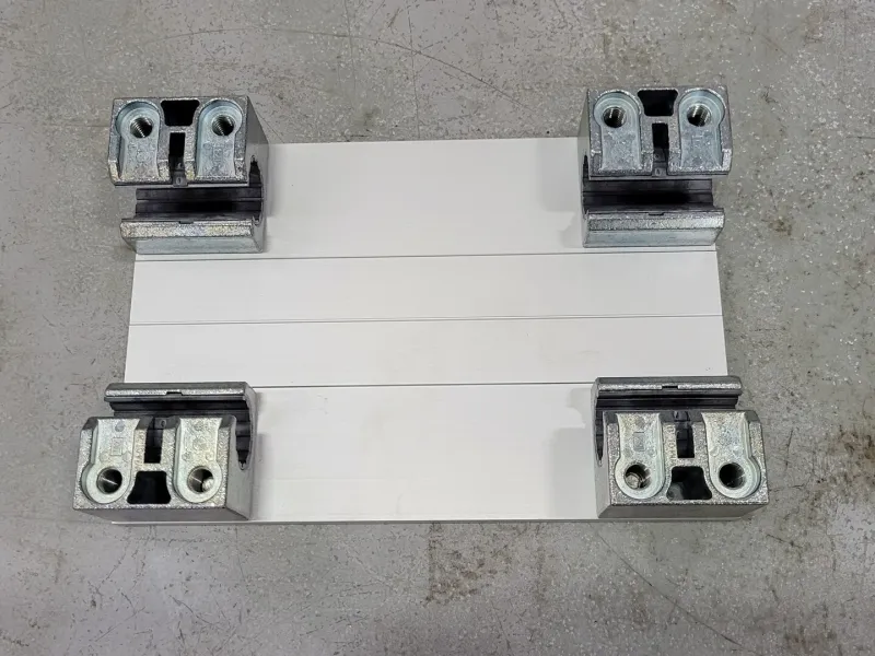 Drylin Carriage Plate 350234 mit Befestigungssatz