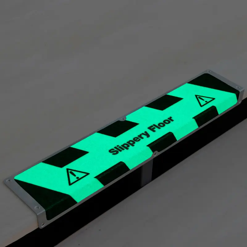 Anti-Rutsch Antirutschkantenprofil, Aluminium m2, nachl. SG, "Slippery Floor", B 635 mm