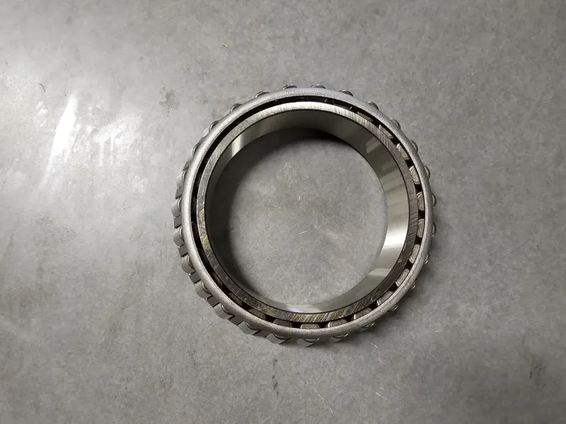 Tapered Roller Bearing Cone 110 mm ID x 35mm W, JM822049 mit Magnethalter