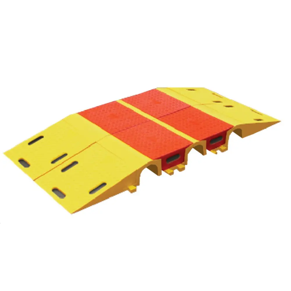 Justrite® Schlauchbrücke Diamondback®, Rampe robuste Metallkonstruktion