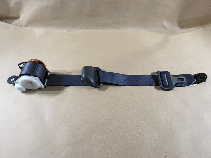 Front Seat Belt Assembly RH, 73210-60660-B0