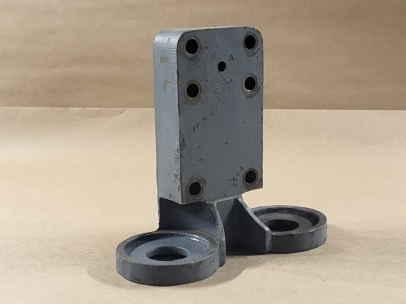 Front Engine Mounts F8L413 - Komplettsatz