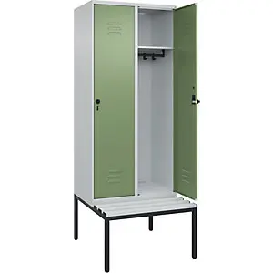 Spind Classic PLUS Sitzbank, 2 Abteile, lichtgrau / resedagrün, B 800 mm, Sicherheits-Drehriegel, untergebaut, Kunststoff.