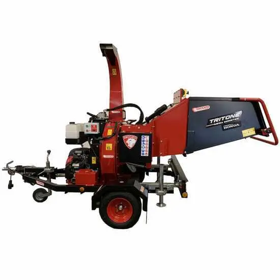 Leistungsstarker Messer Ceccato Tritone Mega Monster - Profi Häcksler auf Wagen - Honda Motor GX 690