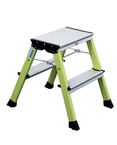 DENIOS Doppel-Klapptritt aus Alukleinformatum mit "Stopp-Automatik" und 2 x 2 Stufen grün 257456