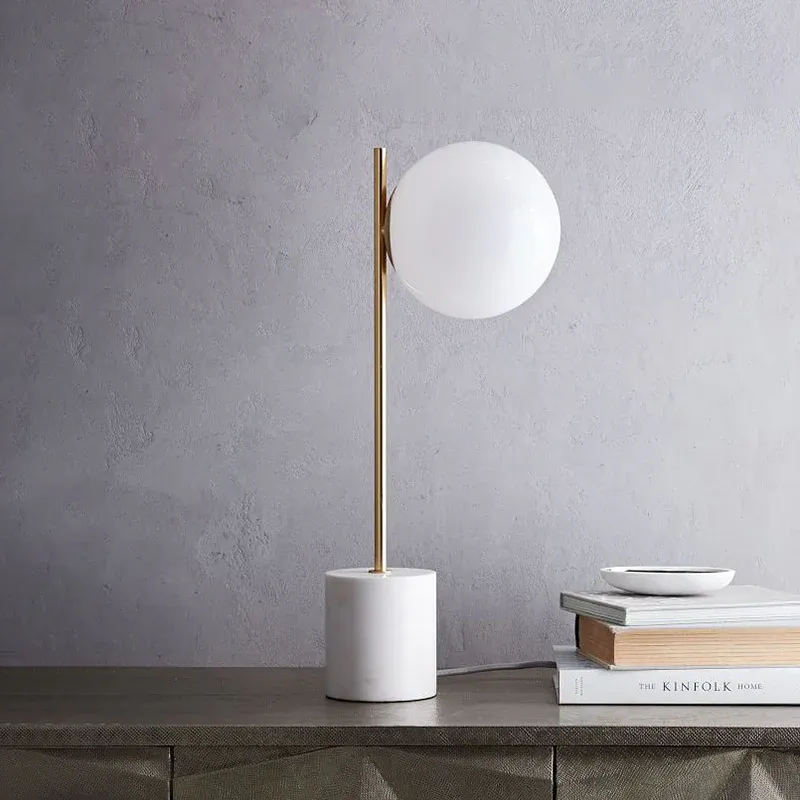Abschleppgurt Weiße, kugelförmige Tischlampe aus Glas, moderne 1-Kopf-Lesebuchleuchte mit Marmorsockel