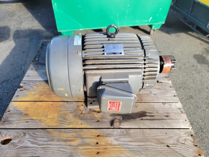 Motor de inducción de 15 hp, 230/460 voltios, 1760 rpm