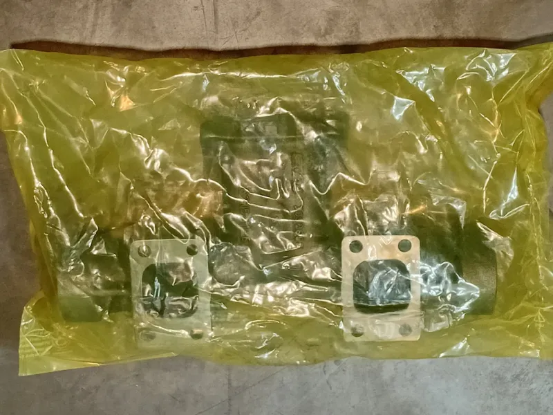 Originalersatz- Exhaust Manifold 6215-11-6250