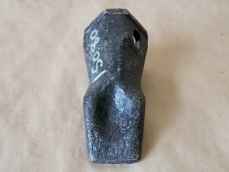 Zylinderkopf- Penetration Bucket Tip 195-7205