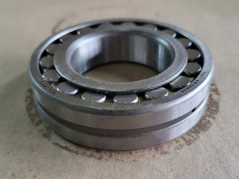 Robustes Hinterradlager Spherical Roller Bearing 22211 MB C3W33, 55x100x25 mm