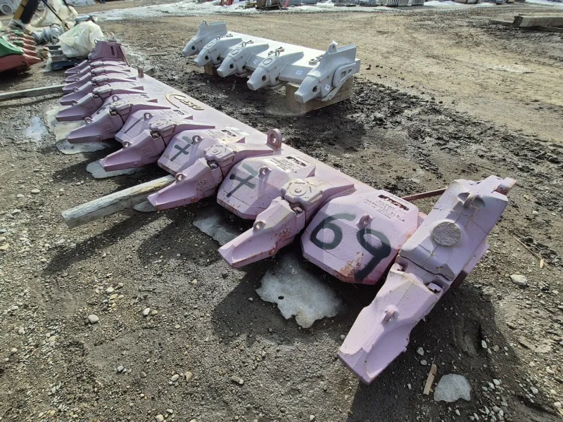 Lip Assembly L23490P65SV2ADHL1