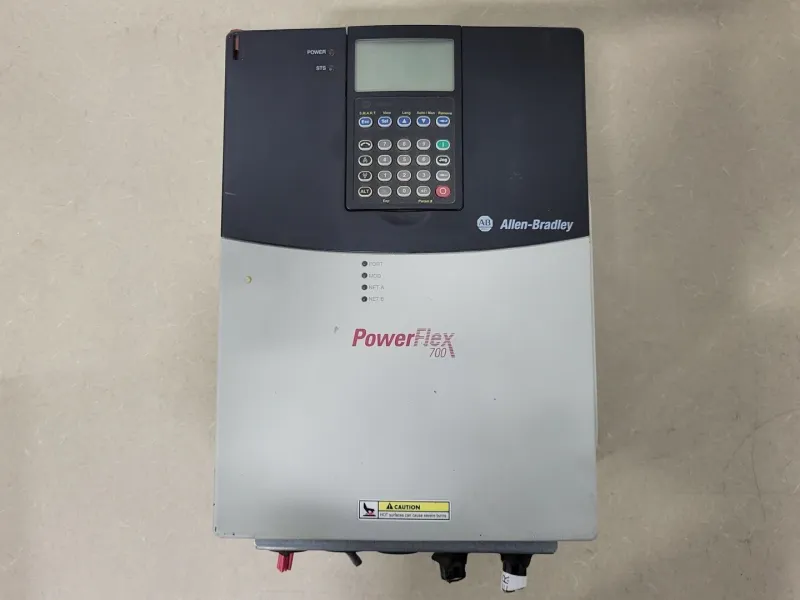 25 hp Servo Drive Overnight 20BD034A3AYNAND0 mit Rückschlagfunktion