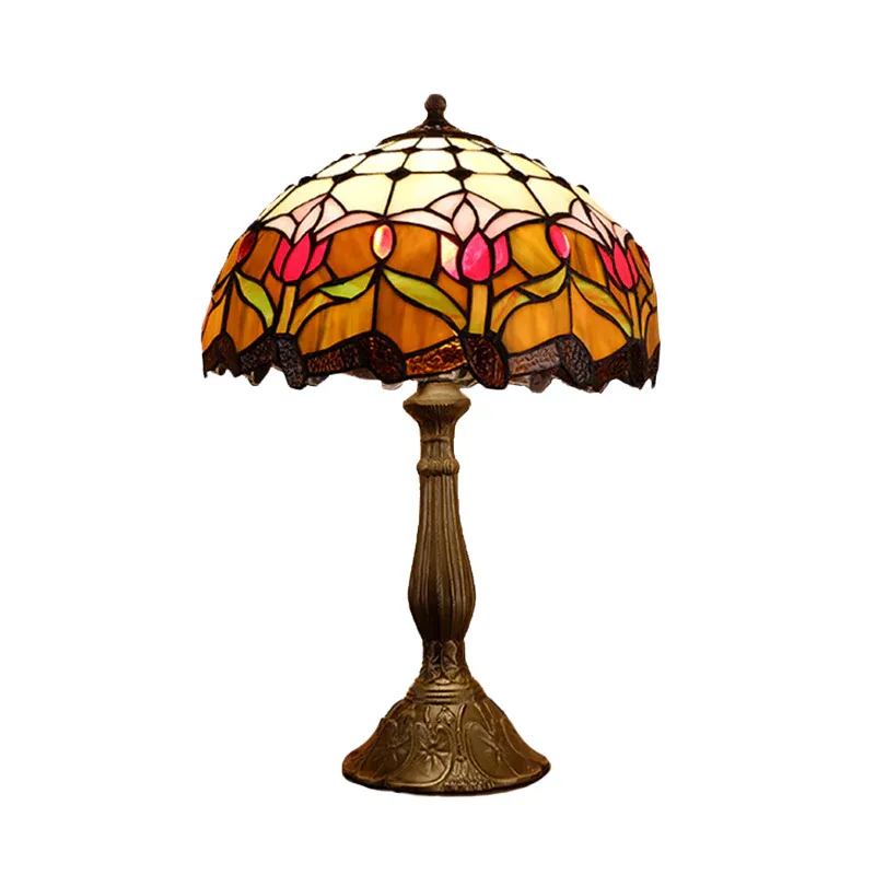 Gewölbte Nachttischleuchte mit 1 Glühbirne, gebeiztem Kunstglas, barockem Blütenmuster, Nachtbeleuchtung Rot/Beige/Grü...