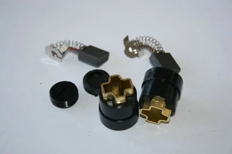 ELMAG Kohlebürsten-Satz für JEPSON HDC 8230 / SHDC 8320 9708998