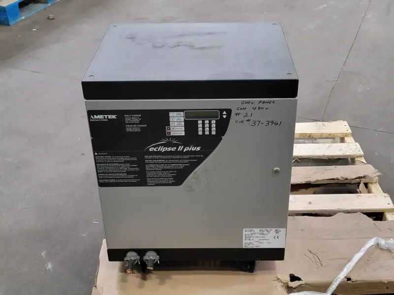 Schnelllade- 48 Volts, 225 Amp, 900 AH Battery Charger 900EC3-24DP