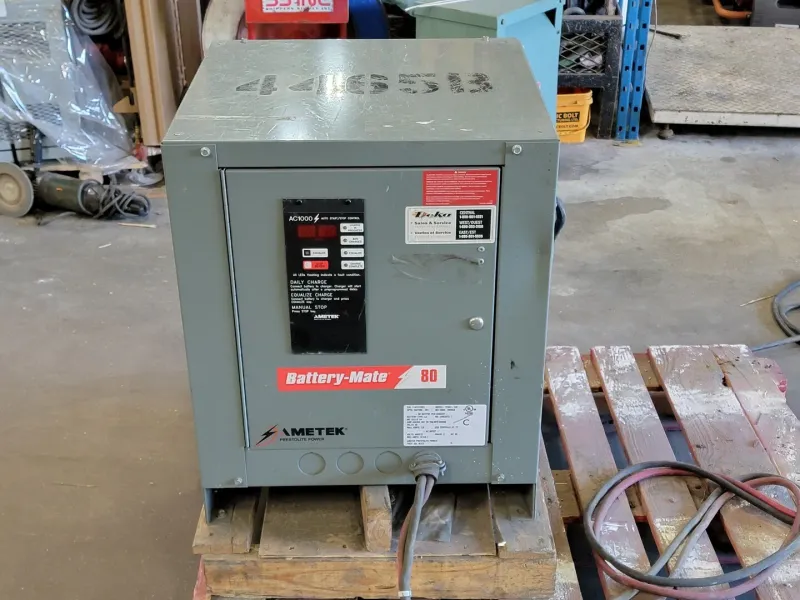 48 Volts, 128 Amp, 750 AH Battery Charger, 750H3-24C für Winterbetrieb