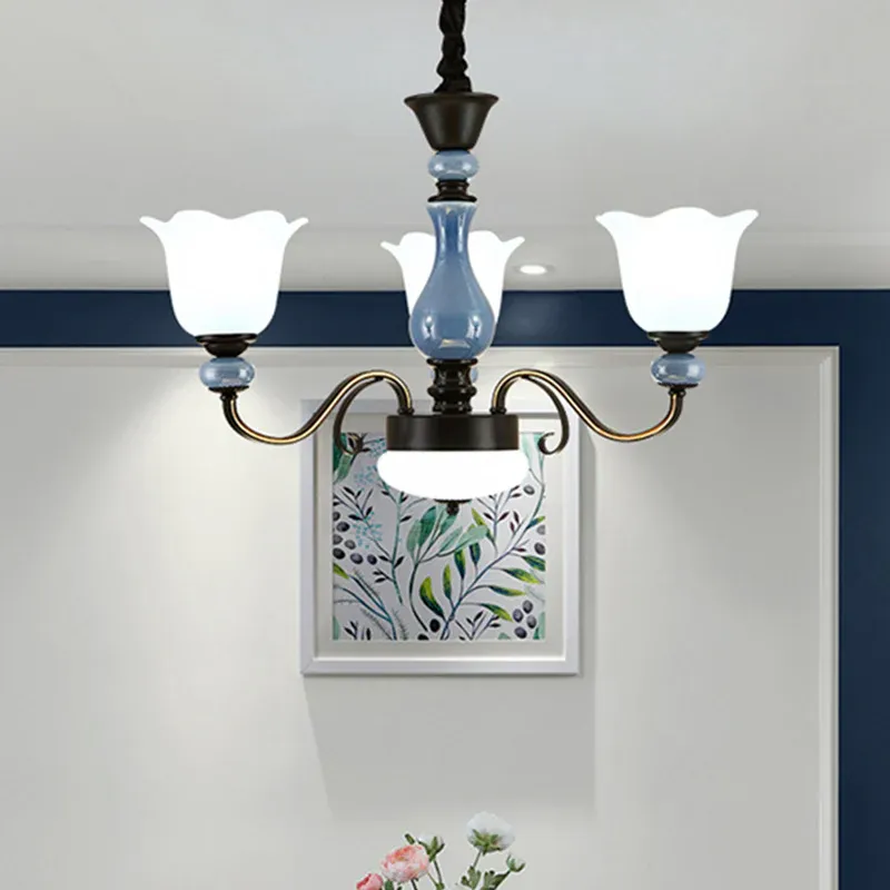 Hängender Kronleuchter blauer Blumenform, ländliches Milchglas, 3 Glühbirnen, Esszimmer-Pendelleuchten-Set mit gewirbel...