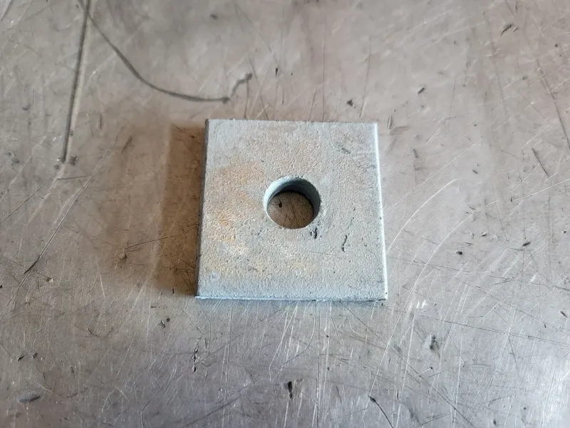 Superstrut 3/8" Square Washer AB241-3/8HDGC (Box 96) mit Ablasshahn