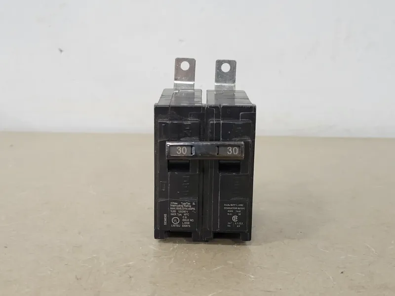 Schwerlast- 30 Amp, 2 Pole, 120/240 Volts Circuit Breaker B230