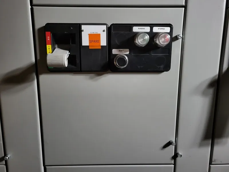 0.75 hp, 600V, 3A, 3-Ph FVNR Starter Size 1 Bucket Freedom 2100 MCC Frame für Winterbetrieb