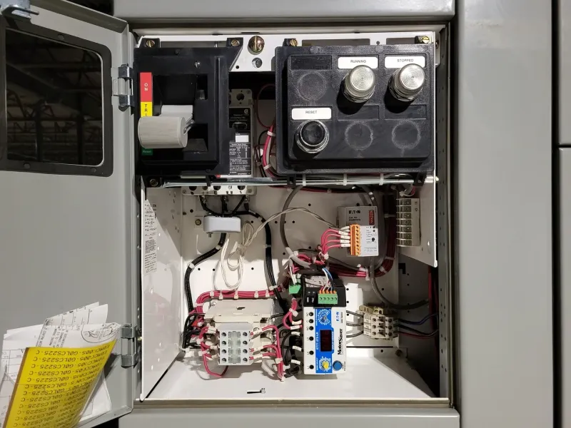 1 hp, 600V, 3A FVNR Starter, Size 1 Bucket Freedom 2100 MCC Frame für Winterbetrieb