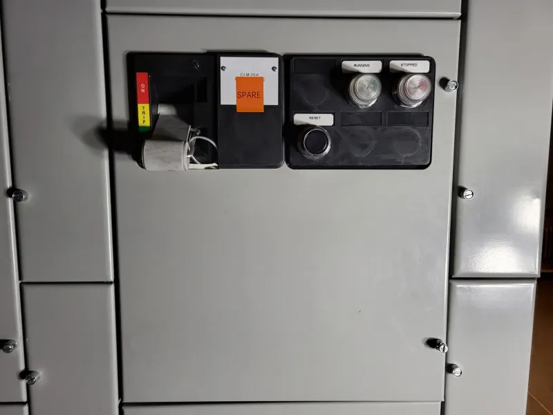 Intelligentes 0.5 hp, 600V, 3A, 3-Ph FVNR Starter Size 1 Bucket Freedom 2100 MCC Frame