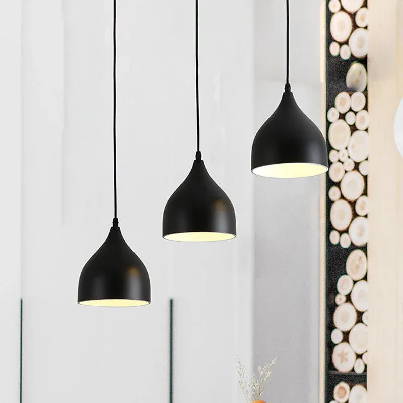 Metallische Onion-Cluster-Hängelampe, moderne 3-flammige, schwarze Downlight-Beleuchtung mit linearem Baldachin für Dach...
